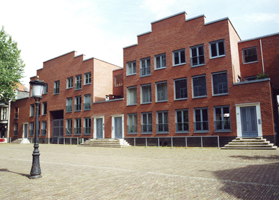 24177 Gezicht op de voorgevels van de panden Mariaplaats 38-hoger te Utrecht.